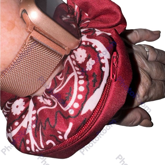 Bandana print white zipper hair scrunchie hand made USA authentic cotton blend - Picture 3 of 5